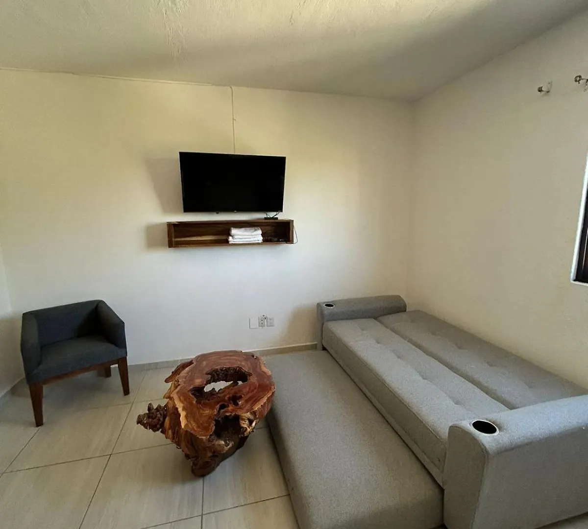 Comfortable Colonia Americana Apartment, On One Of The Main Avenues Guadalajara Messico